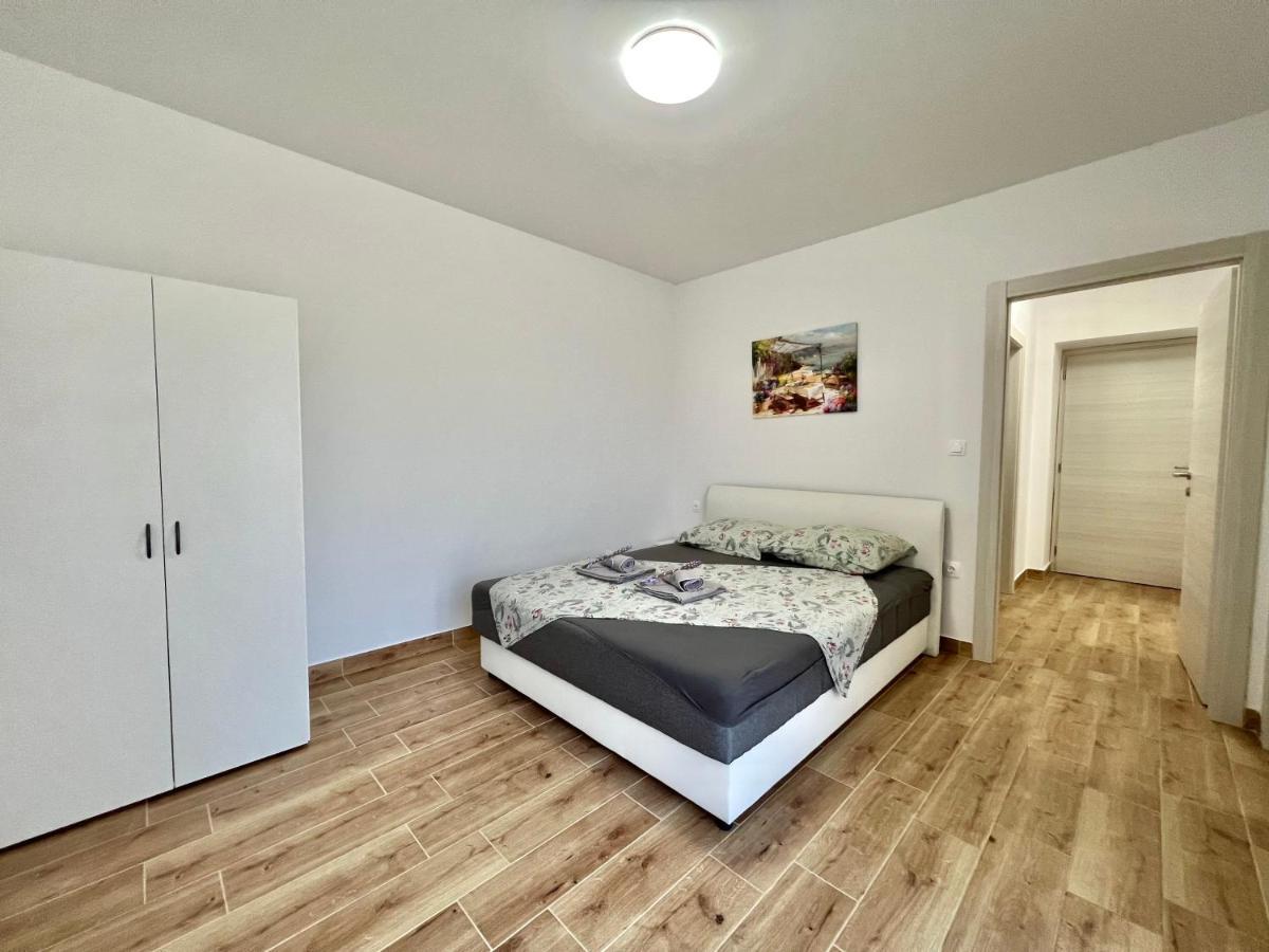 Fantasia Del Mare Apartment And Rooms Dramalj Εξωτερικό φωτογραφία